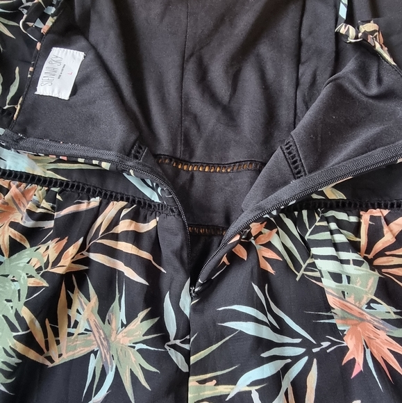 Sienna Sky Ladies Romper - Picture 9 of 11